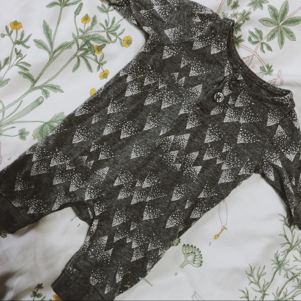 ❌SOLD❌ Newborn Baby Bundle Jacket+rompers - Picture 8 of 8